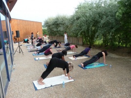 Cours de Yoga avec Parvati sur Stouring, à l'Espace Nautique la Grande Garenne à Vernon