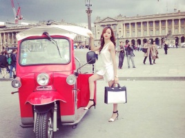e-Tuk-Tuk Place Vendôme à Paris, Capitale de la Mode